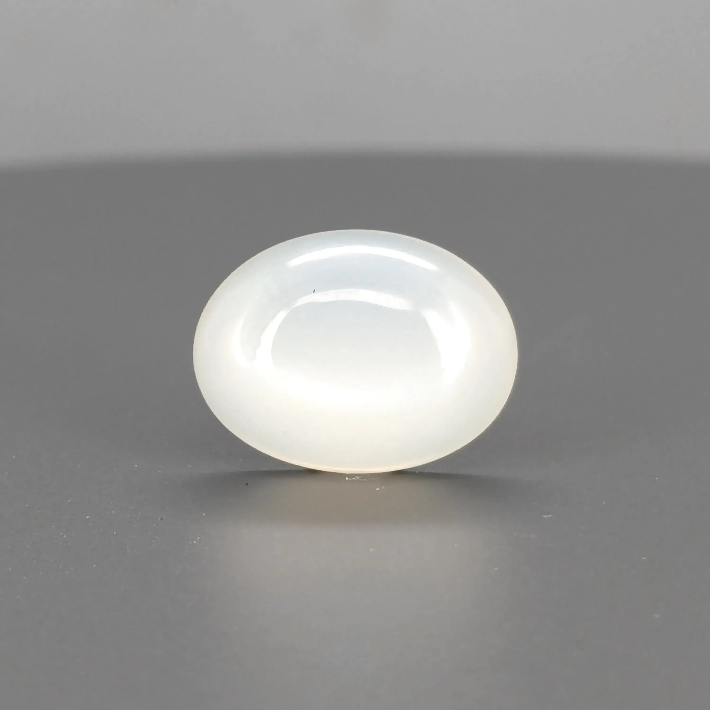 Moon Stone - 6.95 Carat